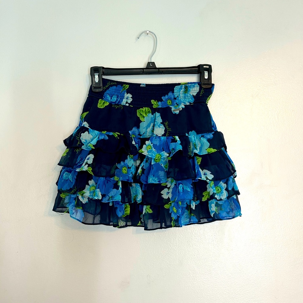 Hollister blue mini floral skirt small